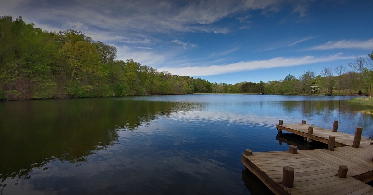 Floyds Knobs Indiana hillside and lake view for Kentuckiana Moving service-area planning